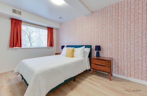 Highland Park House | Serene Home! 6 Bed&4.5 Bath w/Kids den, Steam shower, Hot tub, Theatre, Bar..