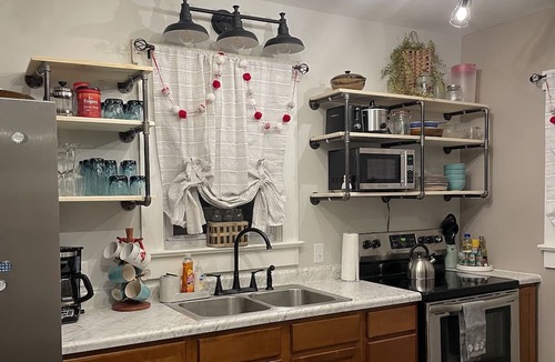 Nashville House | Little Grace is a comfy space to call home right outside of town.