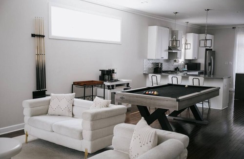 Belmont Cragin House | 4BR Home with Game Room: Chicago Leisure Escape