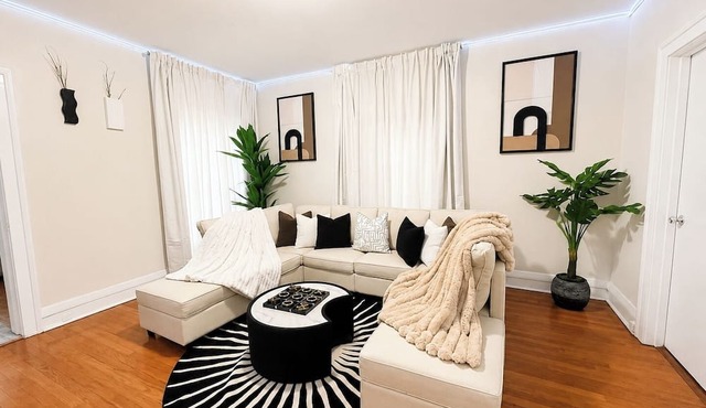 6BR Apt Workspace Near Lakefront + Red Line