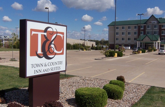 Town & Country Inn and Suites