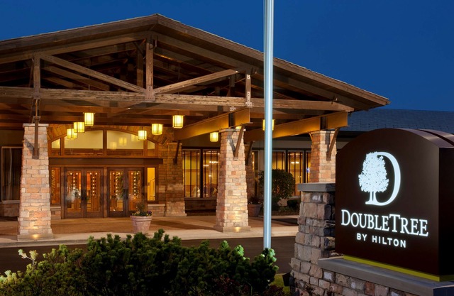 DoubleTree by Hilton Libertyville-Mundelein