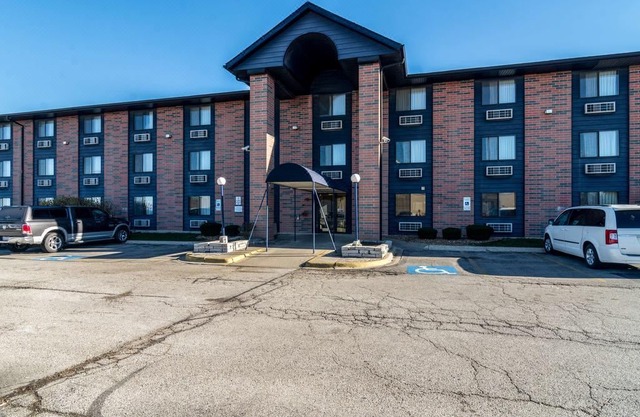 Motel 6-Elk Grove Village, IL - O'Hare