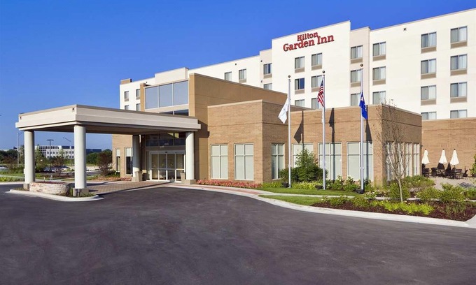 Lake Forest Hotel | Hilton Garden Inn Lake Forest Mettawa