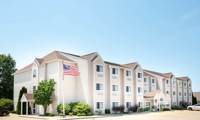 Springfield Hotel | Microtel Inn & Suites by Wyndham Springfield