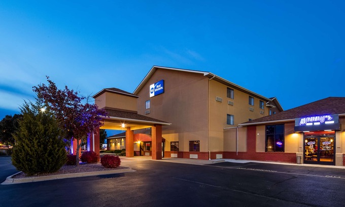 Carbondale Hotel | Best Western - Saluki Inn