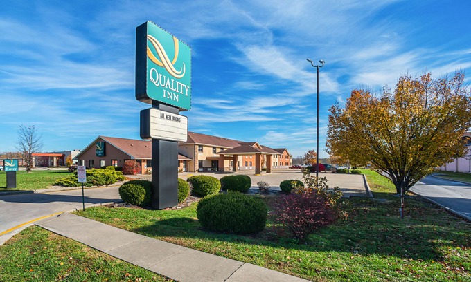 Carbondale Hotel | Quality Inn Carbondale University Area