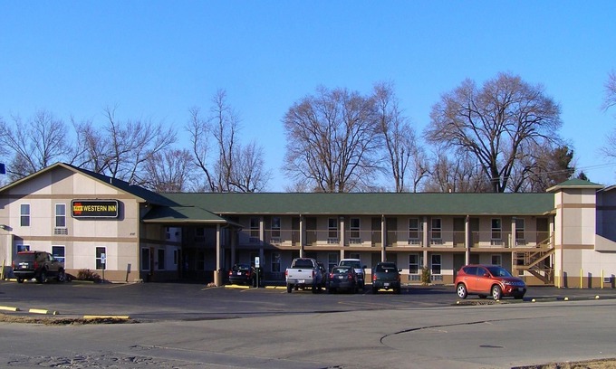Caseyville Hotel | First Western Inn Caseyville