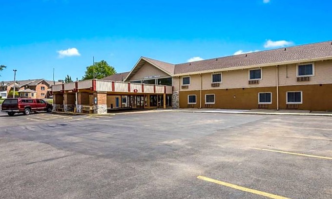 Rockford Hotel | 2-Star Hotel ∙ Rodeway Inn